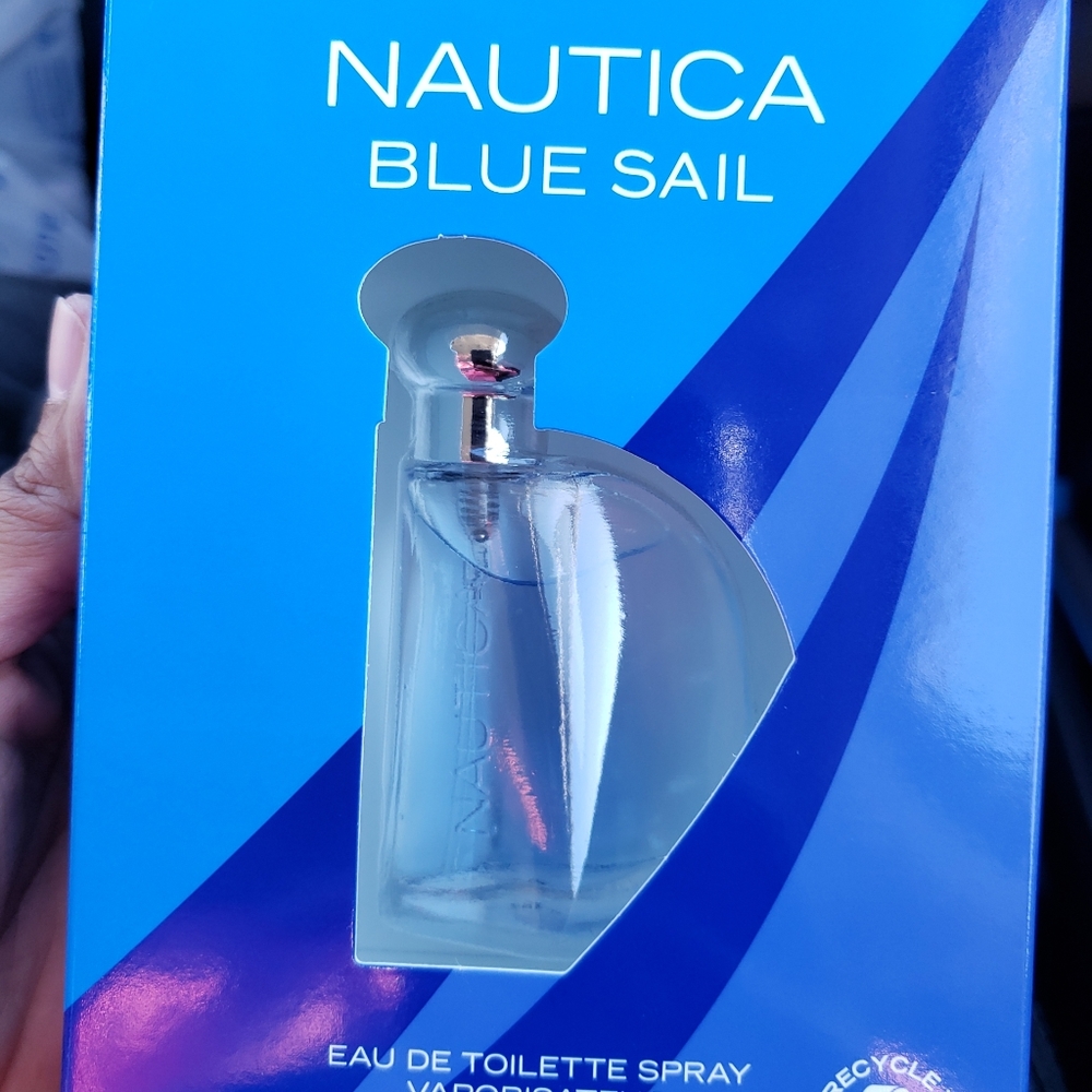 Nautica blue sail